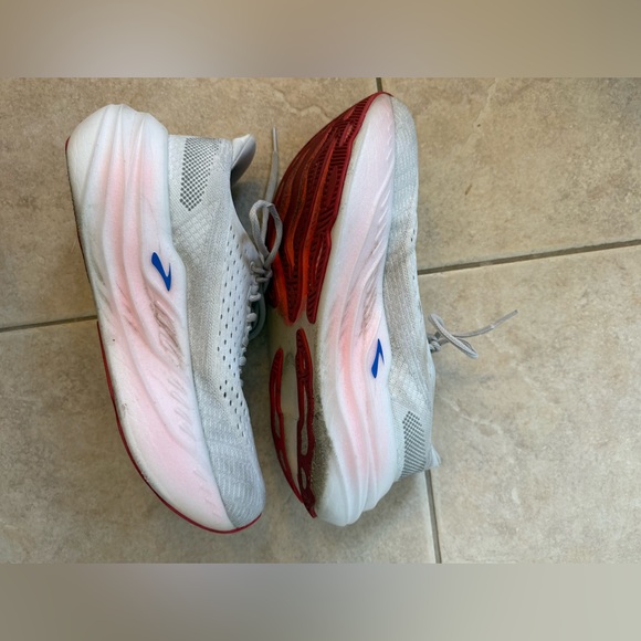 Brooks Glycerin MAX Women's
Athletic Shoes - White and Pink - Picture 8 of 10